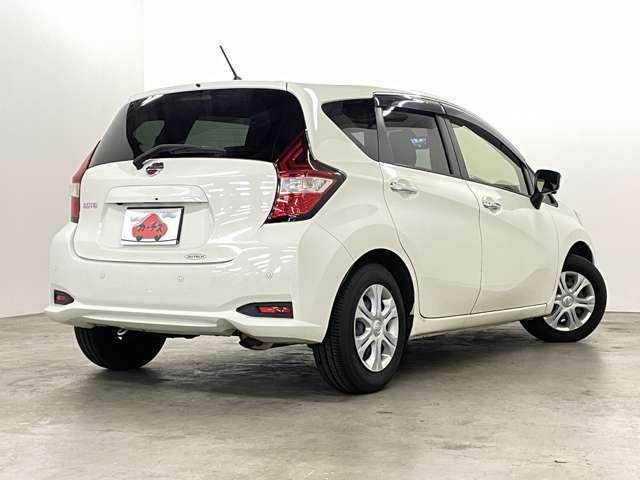 ノート X DIG-S 禁煙車/エマージェンシーブレーキ/アラウンドビューモニター/フルセグ付純正ナビ/DVD再生可/Bluetooth対応/ETC/アイドリングストップ/ウィンカーミラー/オートライト/スマートキー/(5枚目)