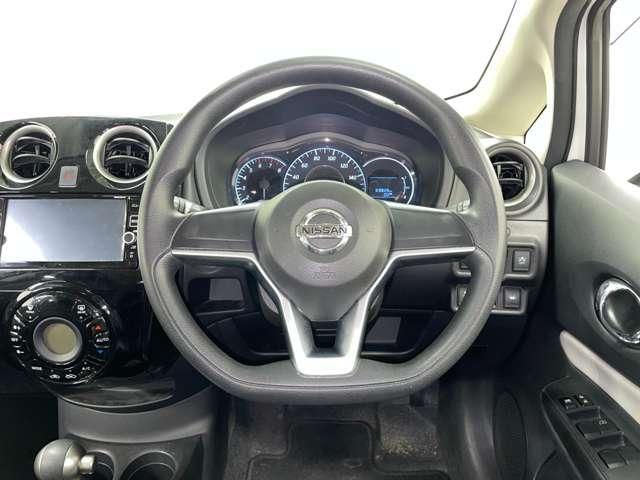 ノート X DIG-S 禁煙車/エマージェンシーブレーキ/アラウンドビューモニター/フルセグ付純正ナビ/DVD再生可/Bluetooth対応/ETC/アイドリングストップ/ウィンカーミラー/オートライト/スマートキー/(16枚目)