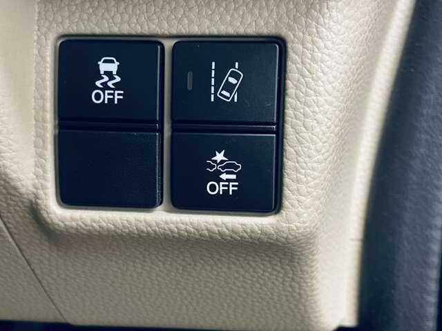 N-BOX G・Lホンダセンシング 禁煙車/ホンダセンシング/アダブティブクルーズコントロール/パワースライドドア/フルセグ付GATHERSインターナビ/DVD再生可/Bluetooth対応/バックカメラ/アイドリングストップ/ETC/(7枚目)