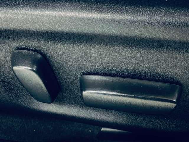 クラウンハイブリッド アスリートS ブラックスタイル 禁煙車/クルーズコントロール/フルセグ付純正HDDナビ/走行中TV/DVD視聴可/Bluetooth対応/バックカメラ/純正18インチブラックスパッタリング塗装AW/シートヒーター/パワーシート/(11枚目)