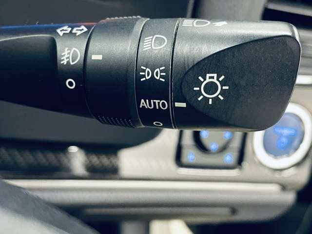 クラウンハイブリッド アスリートS ブラックスタイル 禁煙車/クルーズコントロール/フルセグ付純正HDDナビ/走行中TV/DVD視聴可/Bluetooth対応/バックカメラ/純正18インチブラックスパッタリング塗装AW/シートヒーター/パワーシート/(13枚目)