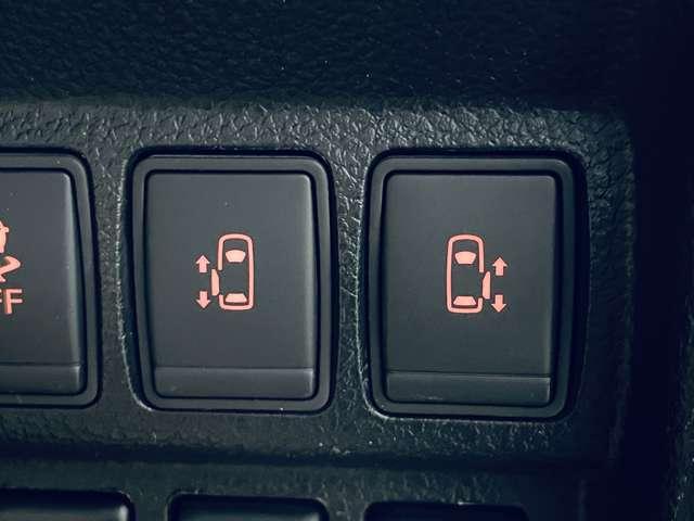 エルグランド 250ハイウェイスターSジェットブラックアバンクロム 禁煙車/ツインサンルーフ/アラウンドビューモニター/フルセグ付純正HDDナビ/DVD再生可/純正フリップタウンモニター/両側電動スライドドア/純正エアロパーツ/パワーシート/ETC/(10枚目)