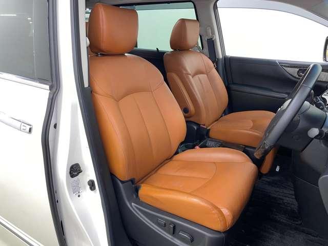 エルグランド 250ハイウェイスターSジェットブラックアバンクロム 禁煙車/ツインサンルーフ/アラウンドビューモニター/フルセグ付純正HDDナビ/DVD再生可/純正フリップタウンモニター/両側電動スライドドア/純正エアロパーツ/パワーシート/ETC/(21枚目)