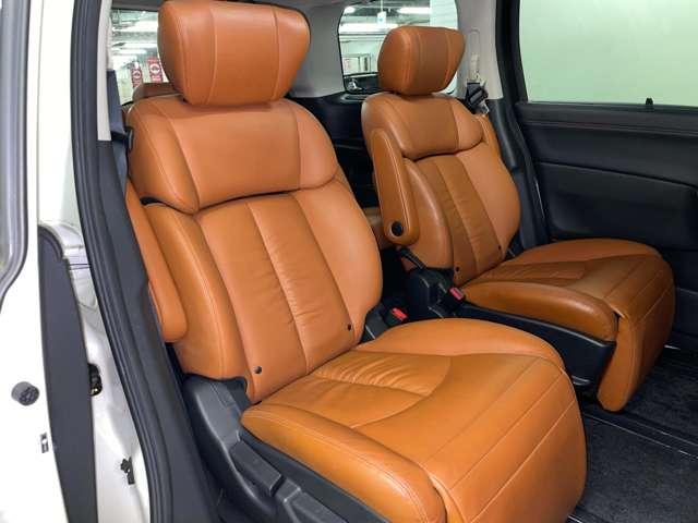 エルグランド 250ハイウェイスターSジェットブラックアバンクロム 禁煙車/ツインサンルーフ/アラウンドビューモニター/フルセグ付純正HDDナビ/DVD再生可/純正フリップタウンモニター/両側電動スライドドア/純正エアロパーツ/パワーシート/ETC/(23枚目)