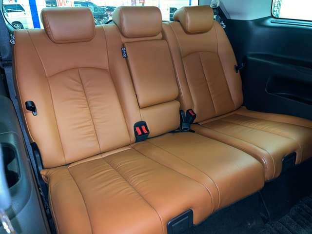 エルグランド 250ハイウェイスターSジェットブラックアバンクロム 禁煙車/ツインサンルーフ/アラウンドビューモニター/フルセグ付純正HDDナビ/DVD再生可/純正フリップタウンモニター/両側電動スライドドア/純正エアロパーツ/パワーシート/ETC/(24枚目)