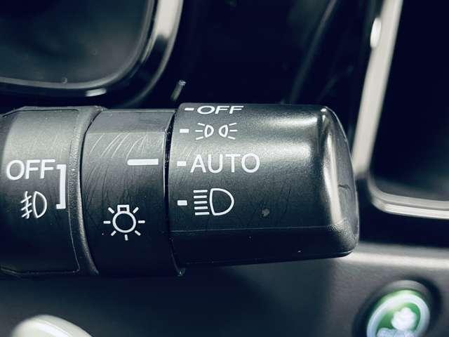 シャトル ハイブリッドXスタイルエディション 禁煙車/CTBA/クルーズコントロール/フルセグ付GATHERSインターナビ/走行中TV/DVD視聴可/Bluetooth対応/バックカメラ/純正エアロパーツ/合皮コンビシート/パドルシフト/ETC/(11枚目)