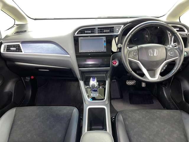 シャトル ハイブリッドXスタイルエディション 禁煙車/CTBA/クルーズコントロール/フルセグ付GATHERSインターナビ/走行中TV/DVD視聴可/Bluetooth対応/バックカメラ/純正エアロパーツ/合皮コンビシート/パドルシフト/ETC/(18枚目)