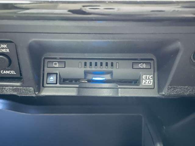 クラウンハイブリッド S Cパッケージ ワンオーナー/禁煙車/セーフティセンス/アダブティブクルーズコントロール/パノラミックビューモニター/フルセグ付純正ナビ/DVD/BD再生可/Bluetooth/純正17インチAW/BSM/HUD/(15枚目)