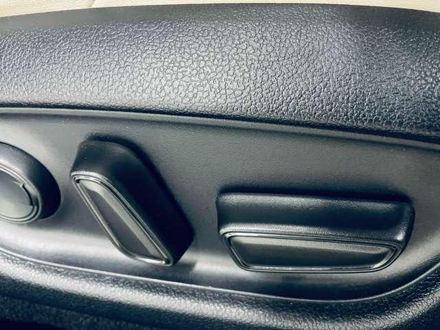 クラウンハイブリッド S Cパッケージ ワンオーナー/禁煙車/セーフティセンス/アダブティブクルーズコントロール/パノラミックビューモニター/フルセグ付純正ナビ/DVD/BD再生可/Bluetooth/純正17インチAW/BSM/HUD/(19枚目)