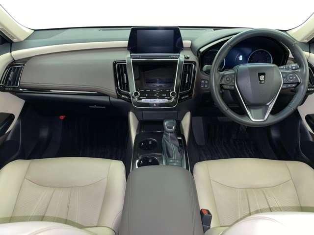 クラウンハイブリッド S Cパッケージ ワンオーナー/禁煙車/セーフティセンス/アダブティブクルーズコントロール/パノラミックビューモニター/フルセグ付純正ナビ/DVD/BD再生可/Bluetooth/純正17インチAW/BSM/HUD/(22枚目)
