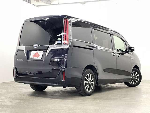 エスクァイア ハイブリッドGi プレミアムパッケージ 禁煙車/セーフティセンス/純正12.1インチフリップタウンモニター/フルセグ付9インチTコネクトSDナビ/DVD再生可/Bluetooth対応/バックカメラ/純正AW/ヒーター付合皮コンビシート/(5枚目)