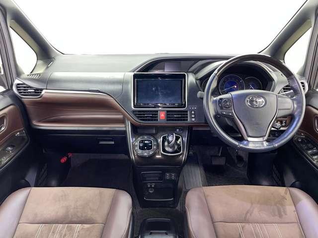 エスクァイア ハイブリッドGi プレミアムパッケージ 禁煙車/セーフティセンス/純正12.1インチフリップタウンモニター/フルセグ付9インチTコネクトSDナビ/DVD再生可/Bluetooth対応/バックカメラ/純正AW/ヒーター付合皮コンビシート/(6枚目)