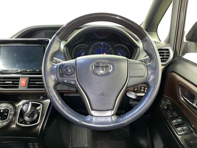 エスクァイア ハイブリッドGi プレミアムパッケージ 禁煙車/セーフティセンス/純正12.1インチフリップタウンモニター/フルセグ付9インチTコネクトSDナビ/DVD再生可/Bluetooth対応/バックカメラ/純正AW/ヒーター付合皮コンビシート/(19枚目)