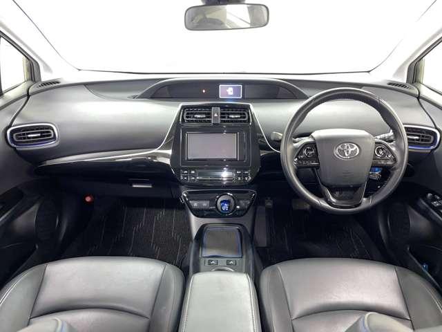 プリウス Ｓツーリングセレクション　禁煙車／セーフティセンス／アダブティブクルーズコントロール／フルセグ付ＴコネクトＳＤナビ／走行中ＴＶ／ＤＶＤ視聴可／Ｂｌｕｅｔｏｏｔｈ対応／バックカメラ／モデリスタアンダーエアロ／クリアランスソナー／（6枚目）