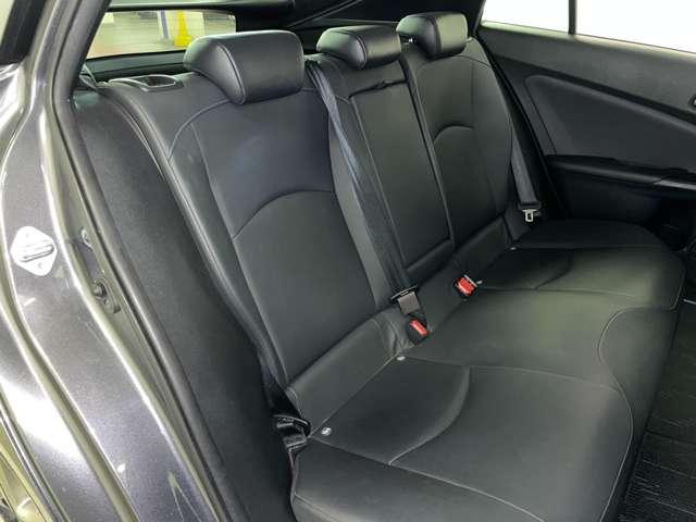 プリウス Ｓツーリングセレクション　禁煙車／セーフティセンス／アダブティブクルーズコントロール／フルセグ付ＴコネクトＳＤナビ／走行中ＴＶ／ＤＶＤ視聴可／Ｂｌｕｅｔｏｏｔｈ対応／バックカメラ／モデリスタアンダーエアロ／クリアランスソナー／（27枚目）