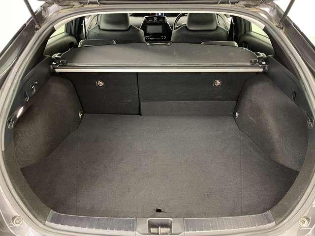 プリウス Ｓツーリングセレクション　禁煙車／セーフティセンス／アダブティブクルーズコントロール／フルセグ付ＴコネクトＳＤナビ／走行中ＴＶ／ＤＶＤ視聴可／Ｂｌｕｅｔｏｏｔｈ対応／バックカメラ／モデリスタアンダーエアロ／クリアランスソナー／（28枚目）