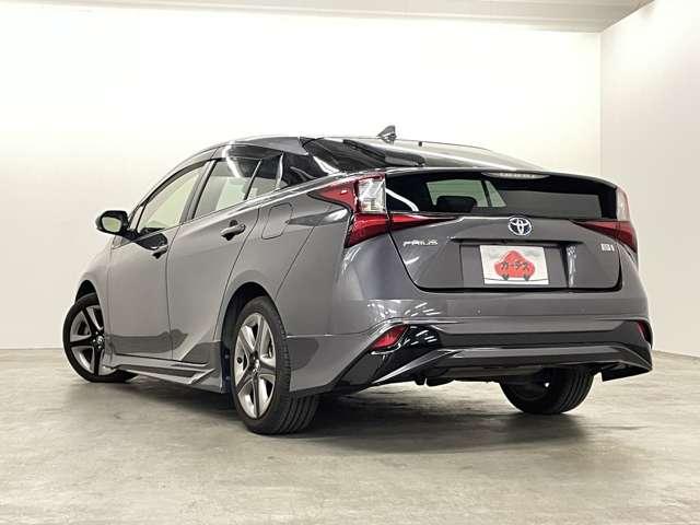 プリウス Ｓツーリングセレクション　禁煙車／セーフティセンス／アダブティブクルーズコントロール／フルセグ付ＴコネクトＳＤナビ／走行中ＴＶ／ＤＶＤ視聴可／Ｂｌｕｅｔｏｏｔｈ対応／バックカメラ／モデリスタアンダーエアロ／クリアランスソナー／（33枚目）