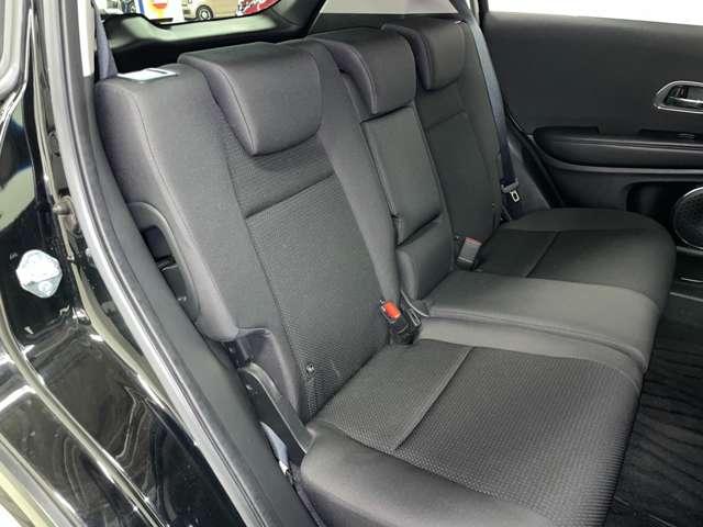 ヴェゼル Ｘ・ホンダセンシング　禁煙車／ホンダセンシング／アダブティブクルーズコントロール／ワンセグ付ケンウッドナビ／走行中ＴＶ／ＤＶＤ視聴可／バックカメラ／ＬＥＤヘッドライト／アイドリングストップ／純正ＡＷ／革巻ステアリング／（19枚目）