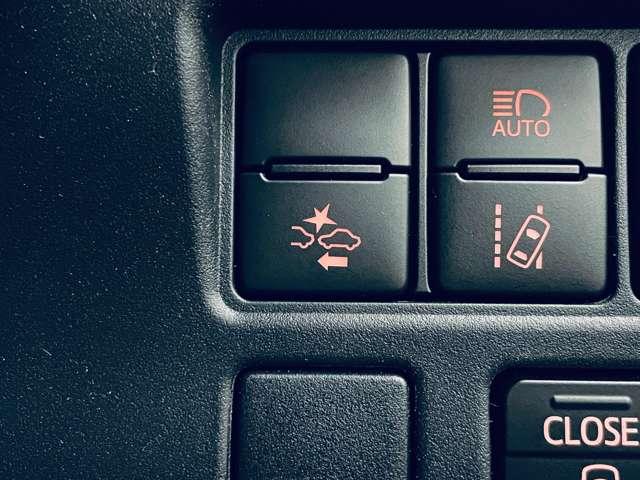 ヴォクシー 2.0ZS煌III 7名 フルセグ付9インチTコネクトSDナビ!走行中TV/DVD視聴可!BT!バックガイドM!セーフティセンス!アイドリングストップ!両側パワスラ!純正AW!合皮コンビシート!革巻ステアリ(8枚目)