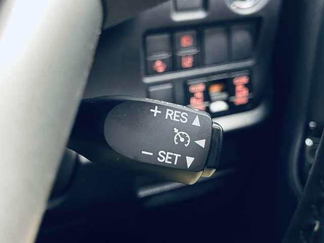 ヴォクシー 2.0ZS煌III 7名 フルセグ付9インチTコネクトSDナビ!走行中TV/DVD視聴可!BT!バックガイドM!セーフティセンス!アイドリングストップ!両側パワスラ!純正AW!合皮コンビシート!革巻ステアリ(11枚目)