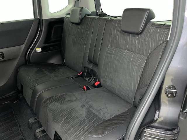 「２ｎｄシート」２列目は大人がゆったり座るスペースがあります♪