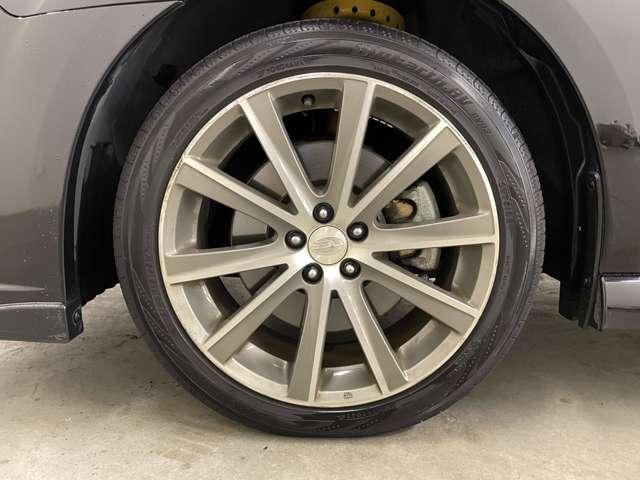 �u�����A���~�z�C�[���v�����P�W�C���`�A���~�z�C�[���I�e���[�J�[�ЊO�z�C�[���̔̔�������܂��B