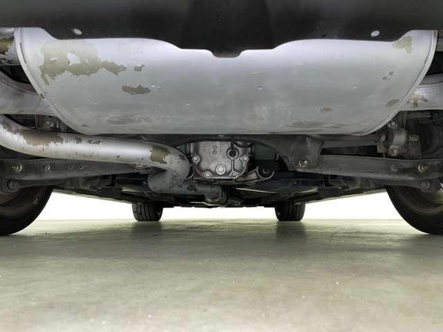 インプレッサ WRX STi 禁煙車!6速マニュアル!EJ20ターボエンジン!純正18インチアルミホイール!純正HDDナビ!ブーストメーター!ETC!スマートキー!ディスチャージヘッドライト!フォグ!ウインカーミラー!(26枚目)