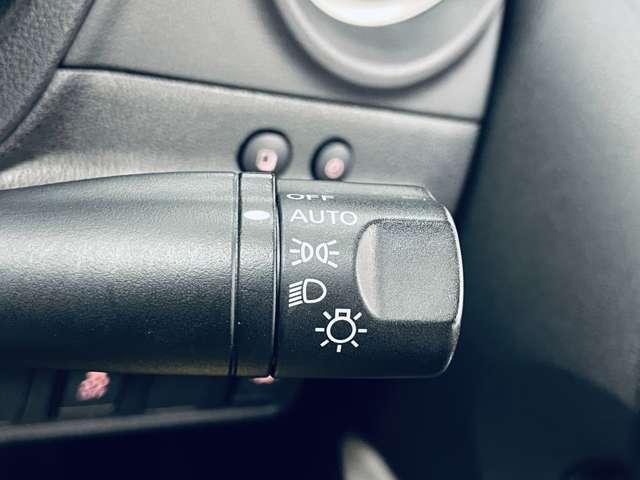 ノート e-パワー X フルセグ付純正ナビ!走行中TV/DVD視聴可!BT!アラウンドビューモニター!エマージェンシーブレーキ!LDW!純正AW!LEDヘッドライト!ウィンカーミラー!オートライト!インテ(12枚目)