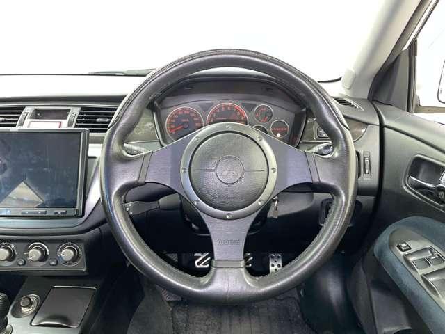 ＭＯＭＯ革巻きステアリング！