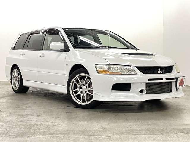 愛車をいつまでも美しく♪　ボディコーティングも承っております。ワックス不要、水洗いだけで簡単に汚れが落とせます♪　お車のご購入と同時の施工をオススメ☆