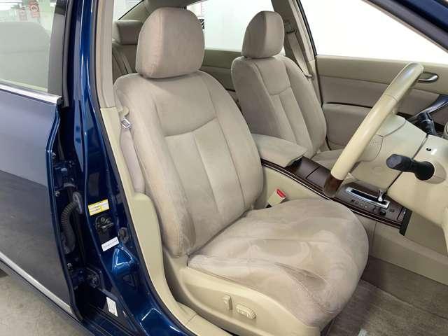 「運転席」　シートなどの状態も良く、目立つような傷や汚れはありません♪