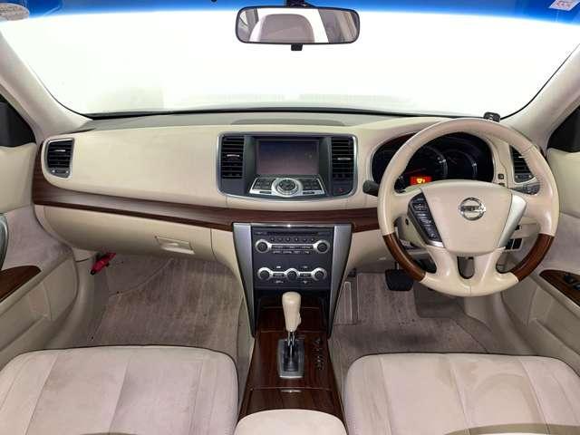 当店の車両は全てプロの手によるルームクリーニングと外装の仕上げが完了しておりますのでどれを見ても綺麗そのものです！気持ちよくお車をご覧いただくことができます。