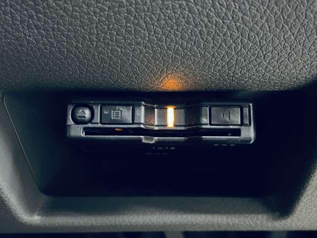 ＮＶ３５０キャラバンバン 　フルセグ付ストラーダナビ！走行中ＴＶ／ＤＶＤ視聴可！ＢＴ！アラウンドビューモニター！エマージェンシーブレーキ！両側スライドドア！ベッドキット！ＬＥＤヘッドライト！ウィンカーミラー！（11枚目）