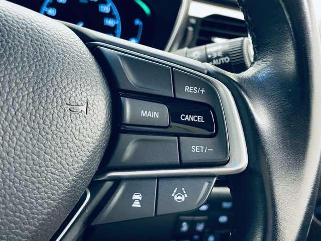 「衝突被害軽減ブレーキ」　今や必需品！万が一の時にも安心、ぶつかりそうな時に自動で減速してくれます。