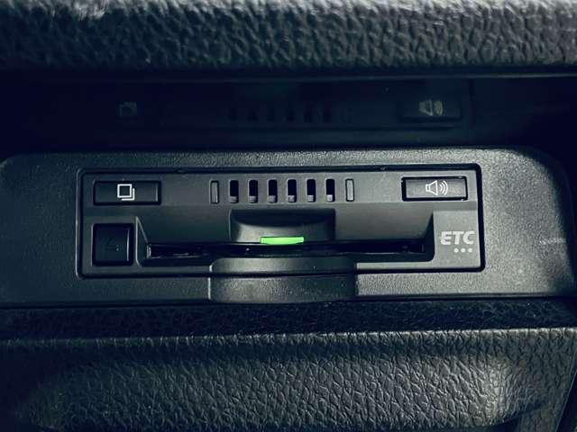 ヴォクシー ＺＳ　煌ＩＩ　フルセグ付純正１０．５インチＳＤナビ＆１２．１インチＦＤＭ！ＤＶＤ再生可！ＢＴ！バックガイドモニター！セーフティセンス！アイドリングストップ！両側パワスラ！純正ＡＷ！禁煙車！（14枚目）