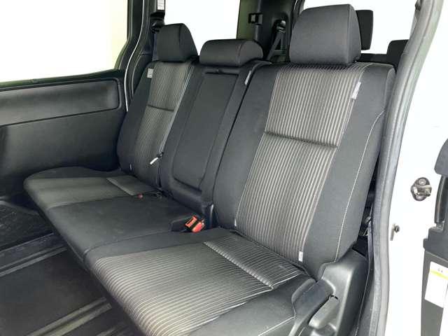 ヴォクシー ＺＳ　煌ＩＩ　フルセグ付純正１０．５インチＳＤナビ＆１２．１インチＦＤＭ！ＤＶＤ再生可！ＢＴ！バックガイドモニター！セーフティセンス！アイドリングストップ！両側パワスラ！純正ＡＷ！禁煙車！（19枚目）