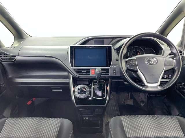 ヴォクシー ＺＳ　煌ＩＩ　フルセグ付純正１０．５インチＳＤナビ＆１２．１インチＦＤＭ！ＤＶＤ再生可！ＢＴ！バックガイドモニター！セーフティセンス！アイドリングストップ！両側パワスラ！純正ＡＷ！禁煙車！（21枚目）