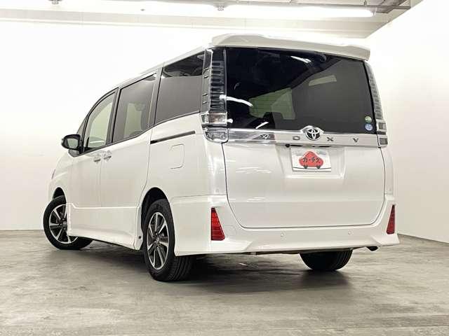 ヴォクシー ＺＳ　煌ＩＩ　フルセグ付純正１０．５インチＳＤナビ＆１２．１インチＦＤＭ！ＤＶＤ再生可！ＢＴ！バックガイドモニター！セーフティセンス！アイドリングストップ！両側パワスラ！純正ＡＷ！禁煙車！（30枚目）