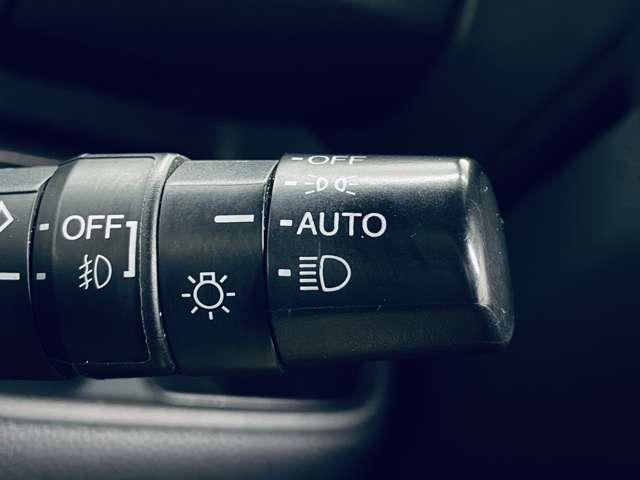 N-BOXカスタム G・Lホンダセンシング フルセグ付ストラーダSDナビ!走行中TV/DVD視聴可!BT!バックカメラ!ホンダセンシング!ACC!LKAS!アイドリングストップ!パワースライドドア!純正AW!LEDヘッド!(12枚目)