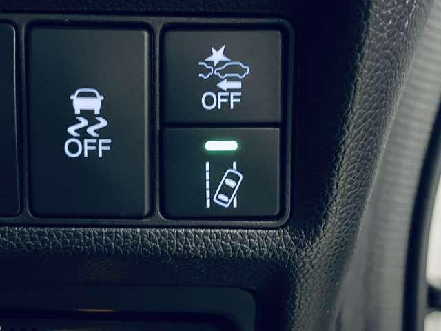 ステップワゴンスパーダ スパーダ ホンダセンシング フルセグ付ギャザーズ9インチインターナビ&9インチFDM!DVD再生可!BT!Bモニター!ホンダセンシング!アイドリングストップ!両側パワスラ!純正AW!LEDヘッドランプ!(5枚目)