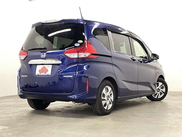 フリードハイブリッド ハイブリッド・Gホンダセンシング フルセグ付ギャザーズ9インチインターナビ!DVD再生可!BLUETOOTH!バック&フロントモニター!ホンダセンシング!両側パワスラ!LEDヘッドランプ!ウインカーミラー!(5枚目)