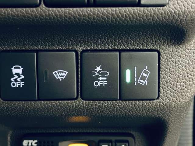 フリードハイブリッド ハイブリッド・Gホンダセンシング フルセグ付ギャザーズ9インチインターナビ!DVD再生可!BLUETOOTH!バック&フロントモニター!ホンダセンシング!両側パワスラ!LEDヘッドランプ!ウインカーミラー!(7枚目)