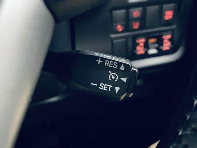 ヴォクシー ハイブリッドＺＳ　煌ＩＩＩ　フルセグ付アルパイン９インチナビ！走行中ＴＶ／ＤＶＤ視聴可！ＢＴ！バックカメラ！アルパインＦＤＭ！セーフティセンス！両側パワスラ！純正ＡＷ！ヒーター付合皮コンビシート！（12枚目）