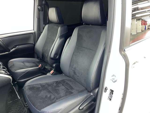 ヴォクシー ハイブリッドＺＳ　煌ＩＩＩ　フルセグ付アルパイン９インチナビ！走行中ＴＶ／ＤＶＤ視聴可！ＢＴ！バックカメラ！アルパインＦＤＭ！セーフティセンス！両側パワスラ！純正ＡＷ！ヒーター付合皮コンビシート！（17枚目）