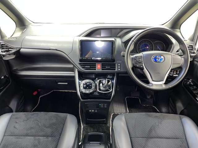 ヴォクシー ハイブリッドＺＳ　煌ＩＩＩ　フルセグ付アルパイン９インチナビ！走行中ＴＶ／ＤＶＤ視聴可！ＢＴ！バックカメラ！アルパインＦＤＭ！セーフティセンス！両側パワスラ！純正ＡＷ！ヒーター付合皮コンビシート！（21枚目）