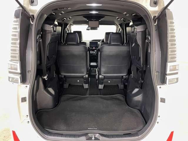 ヴォクシー ハイブリッドＺＳ　煌ＩＩＩ　フルセグ付アルパイン９インチナビ！走行中ＴＶ／ＤＶＤ視聴可！ＢＴ！バックカメラ！アルパインＦＤＭ！セーフティセンス！両側パワスラ！純正ＡＷ！ヒーター付合皮コンビシート！（24枚目）