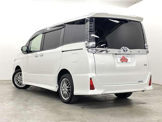 ヴォクシー ハイブリッドＺＳ　煌ＩＩＩ　フルセグ付アルパイン９インチナビ！走行中ＴＶ／ＤＶＤ視聴可！ＢＴ！バックカメラ！アルパインＦＤＭ！セーフティセンス！両側パワスラ！純正ＡＷ！ヒーター付合皮コンビシート！（30枚目）