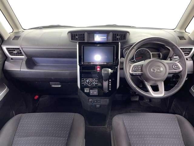 「内装」黒色を基調としており、落ち着いた雰囲気を演出しています！