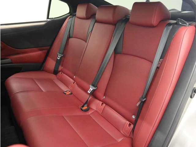 ＥＳ ＥＳ３００ｈ　Ｆスポーツ　フルセグ付純正１２．３インチディスプレイ！ＤＶＤ／ＢＤ再生可！パノラミックビューＭ！セーフティシステム＋！ムーンルーフ！Ｐトランク！純正１９インチＡＷ！ベンチレーター付フレアレッドＬ－ＴＥＸシート！（26枚目）