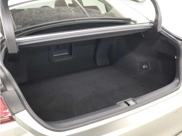 ＥＳ ＥＳ３００ｈ　Ｆスポーツ　フルセグ付純正１２．３インチディスプレイ！ＤＶＤ／ＢＤ再生可！パノラミックビューＭ！セーフティシステム＋！ムーンルーフ！Ｐトランク！純正１９インチＡＷ！ベンチレーター付フレアレッドＬ－ＴＥＸシート！（27枚目）